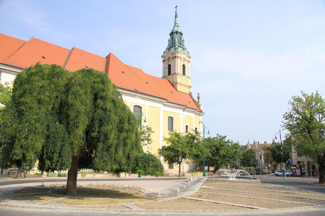 Arpad Apartman Szekszárd Exterior foto