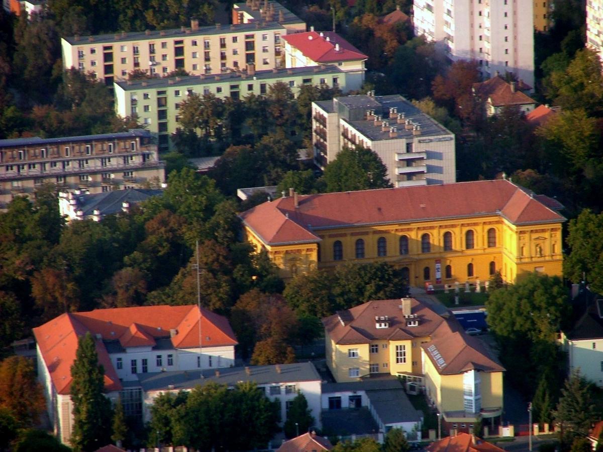 Arpad Apartman Szekszárd Exterior foto